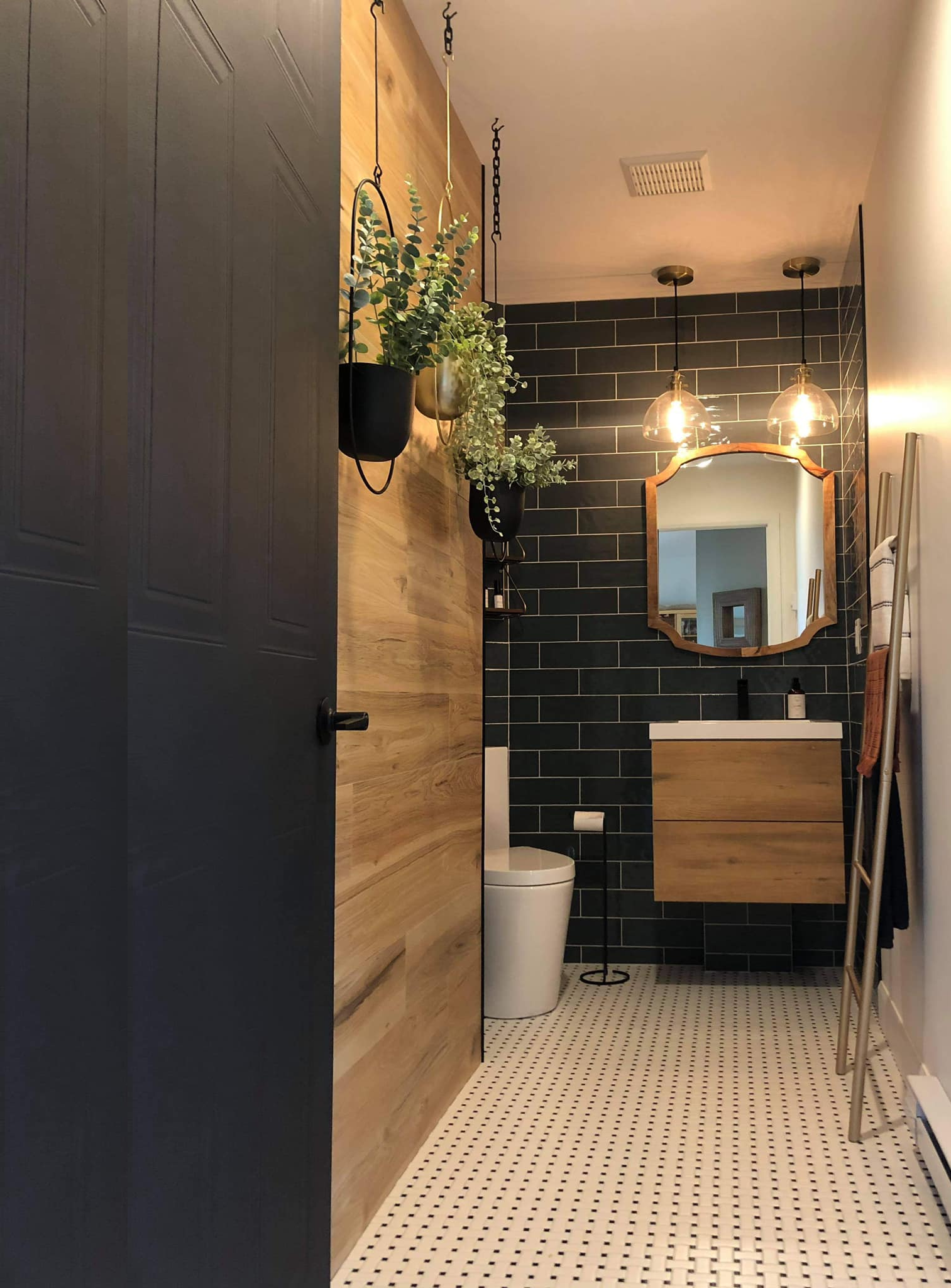 Rénovation de cuisine moderne avec îlot central et finitions haut de gamme